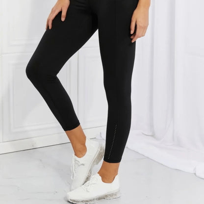 Lateral perspective of the body-contouring fit and supportive 5-inch waistband.