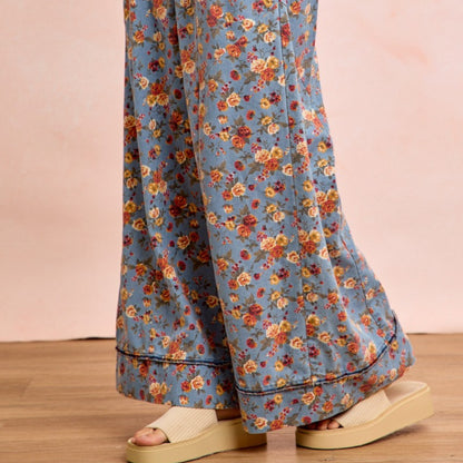 Floral-patterned pants with a plain background